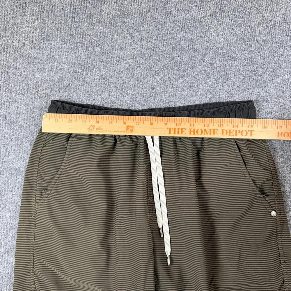 Vuori Kore Shorts Mens M Brown Striped 8